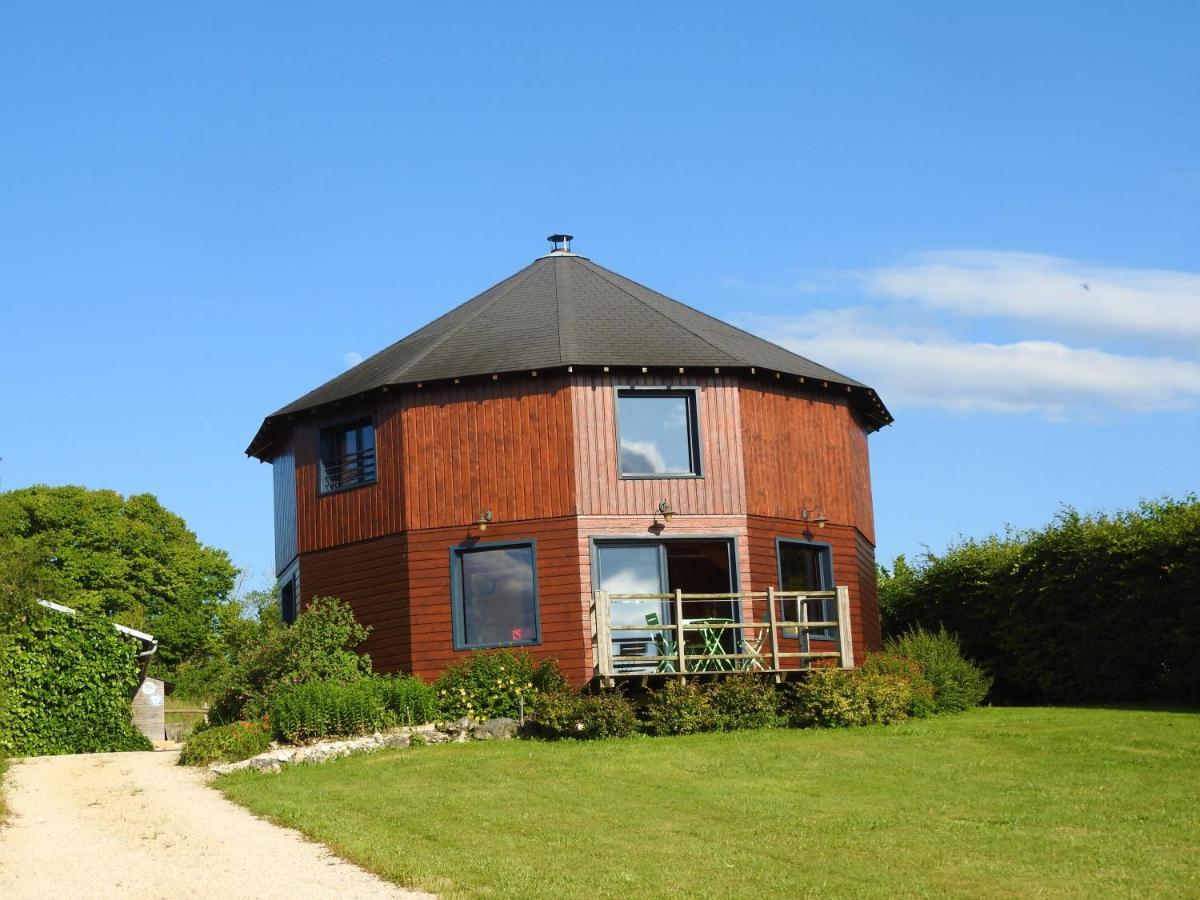 La Maison Ronde Et Ses 2 Cahutes Monthoiron Exterior photo